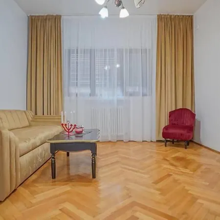 8 People ,old Town Apartman *
