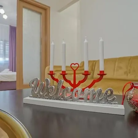 8 People ,old Town Apartman Bukarest