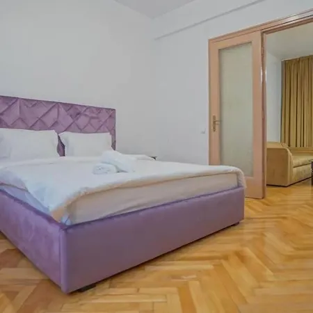 8 People ,old Town Apartman Bukarest