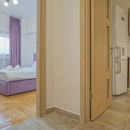8 People ,old Town Apartman